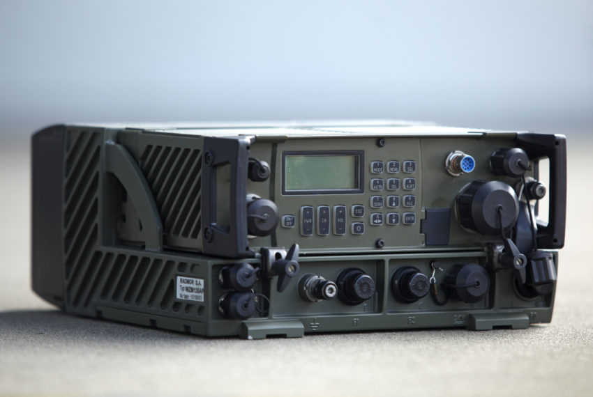 Pokładowa radiostacja taktyczna VHF/FM-FFH  RRC 9310