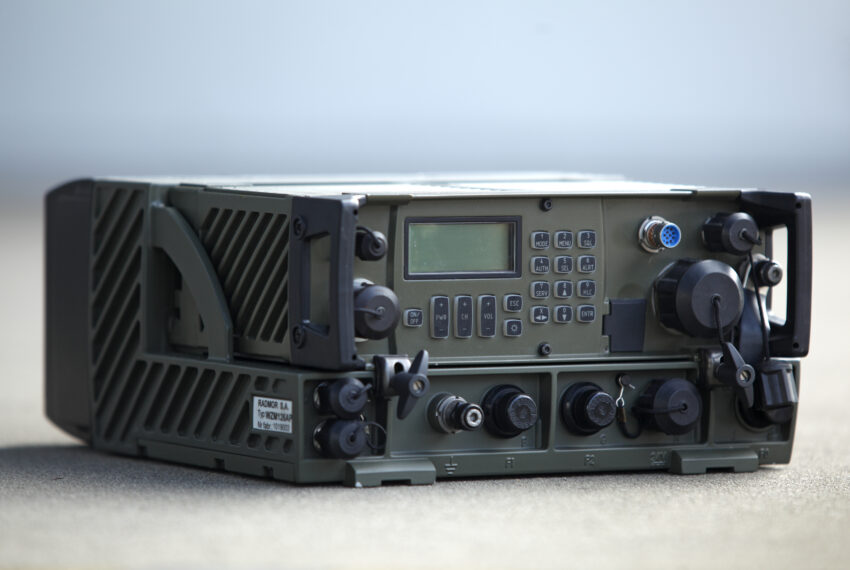 VHF/FM-FFH Vehicular Tactical Radio RRC 9310